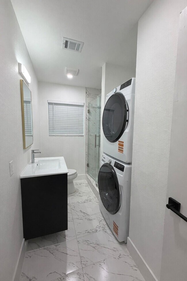 Building Photo - 1972 W McKinney St