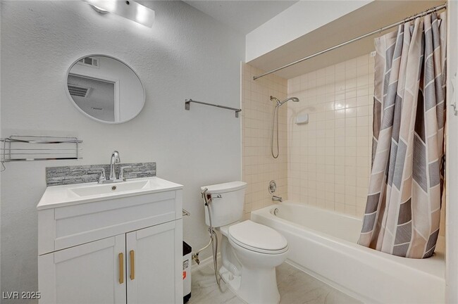 Building Photo - 7182 Acorn Ct