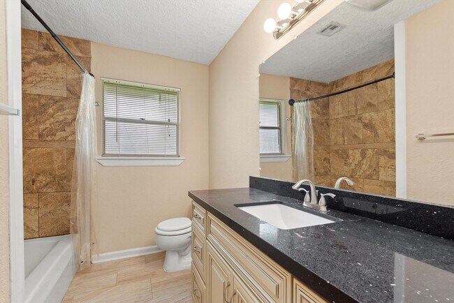 Building Photo - 4906 Green Willow Ln