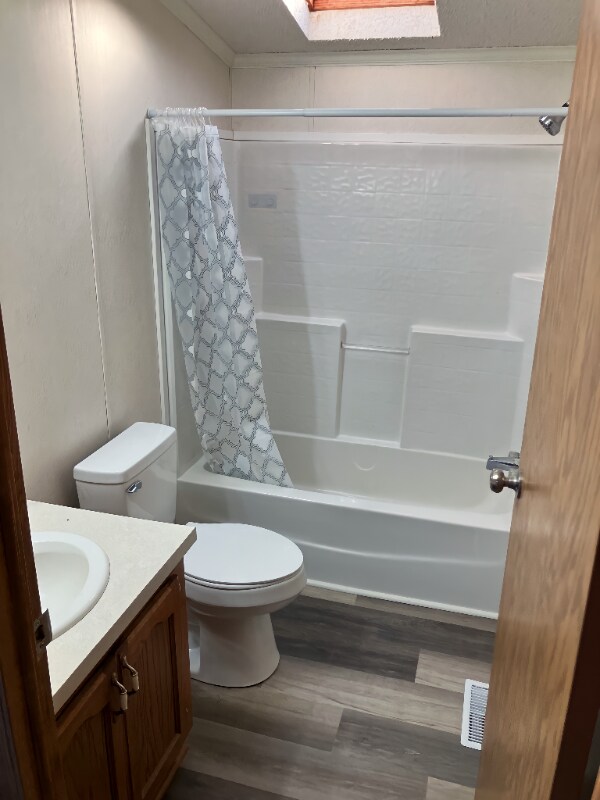 Building Photo - 69 Village Ct