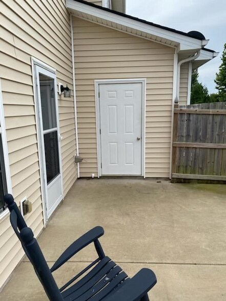 Building Photo - 2341 New Holland Cir