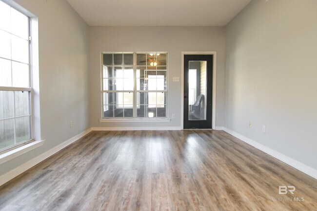 Building Photo - 7943 Audubon Dr