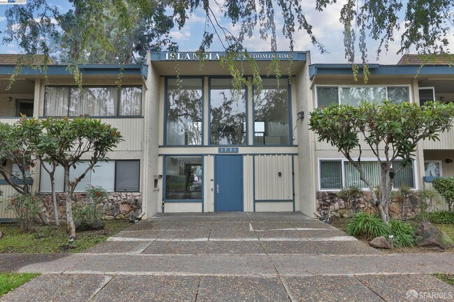 Building Photo - 1731 Ellis St