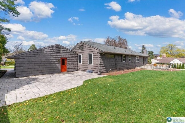 Building Photo - 2824 College Dr