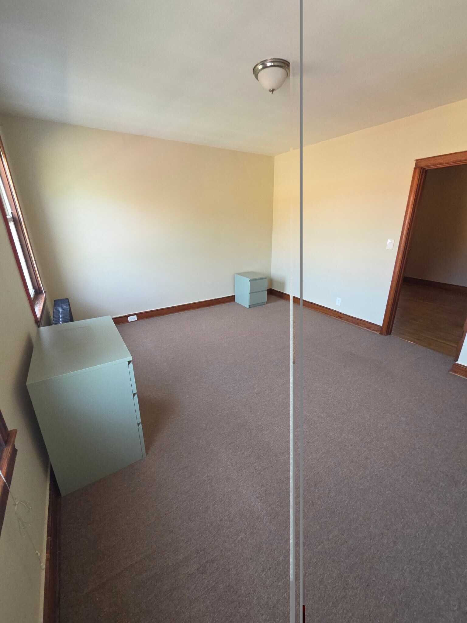 Building Photo - 302 Folcroft St