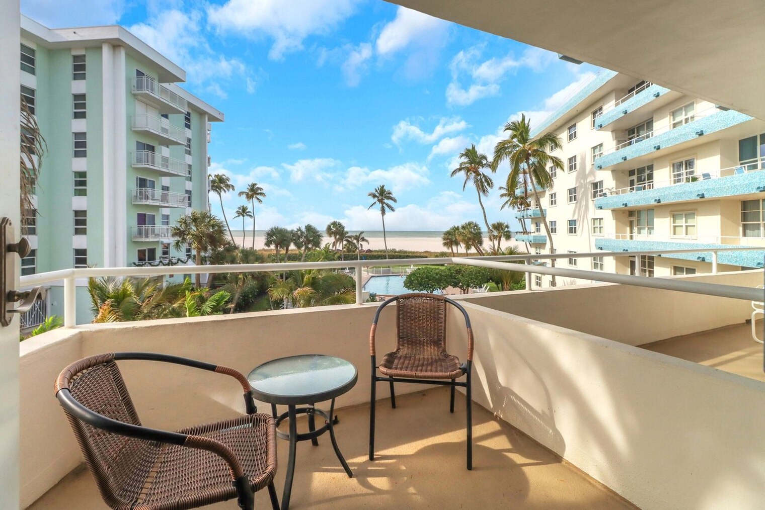 Building Photo - 220 Seaview Ct