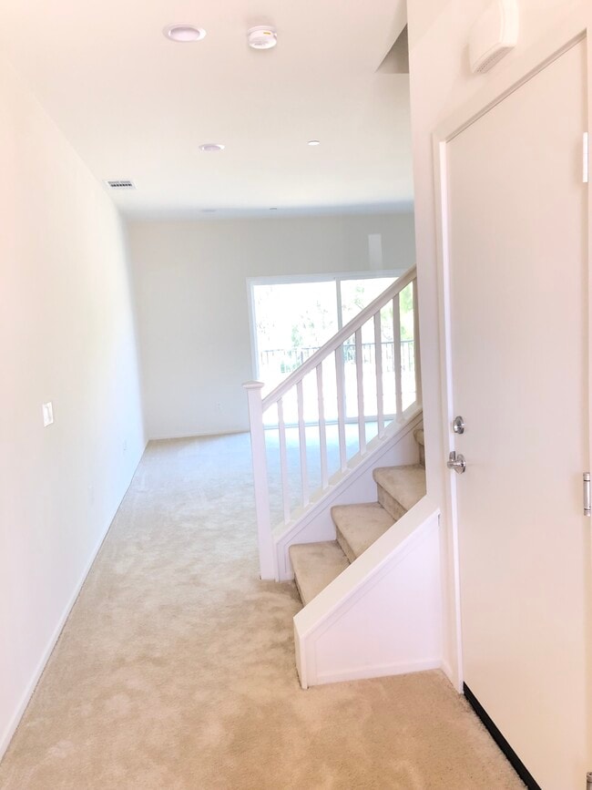 Building Photo - 4400 Lilac Cir