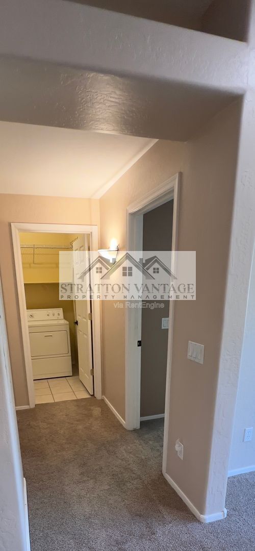 Building Photo - 1351 N Pleasant Dr