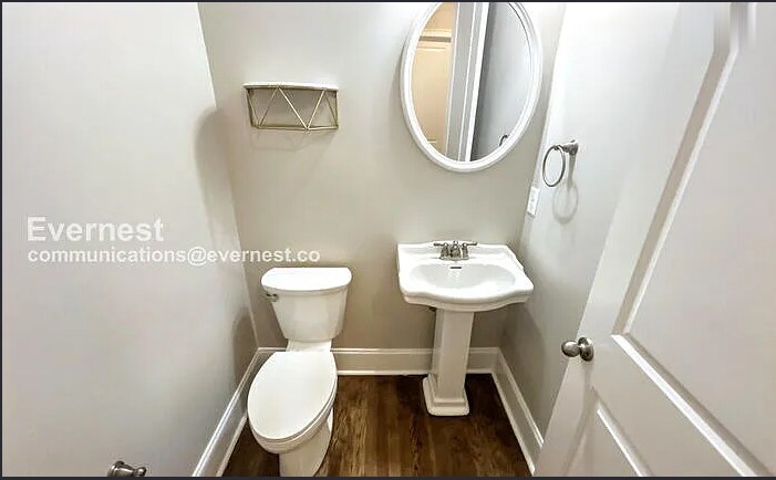 Building Photo - 147 Hobbs Dr