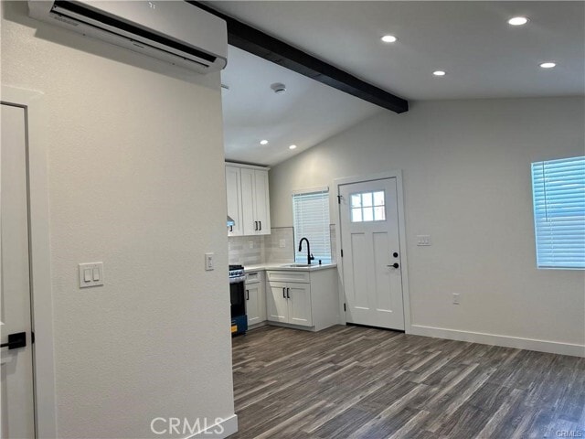 Building Photo - 728 Park Ln