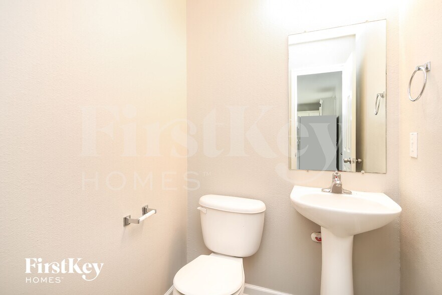 Building Photo - 2621 Marlin Dr