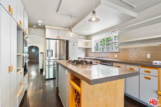 Building Photo - 4920 Marathon St