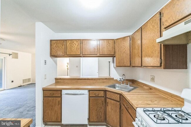 Building Photo - 2407 Adams Ct
