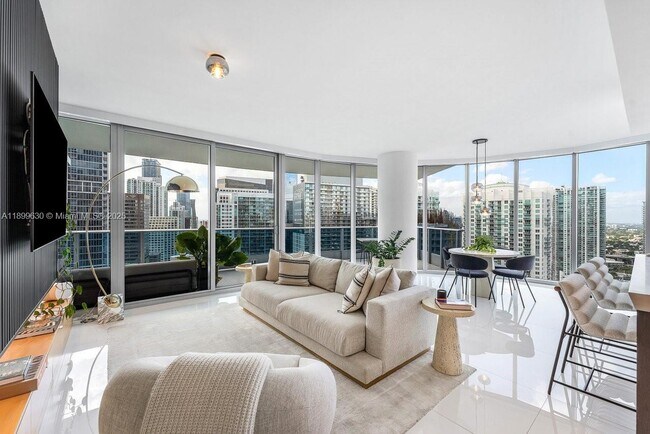 Primary Photo - 200 Biscayne Blvd Way