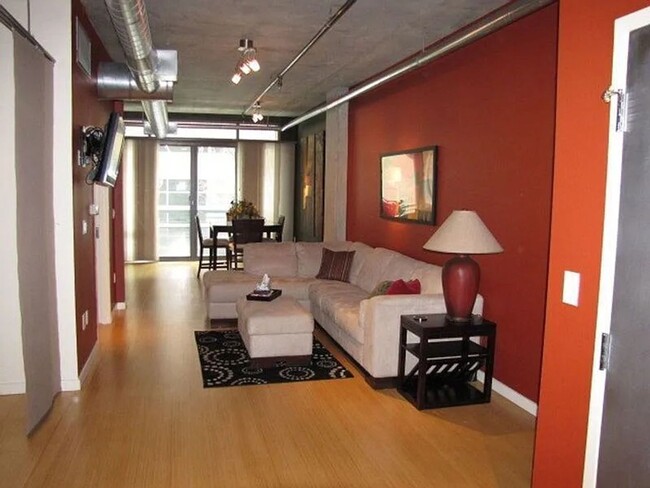 Building Photo - Urban One-Bedroom Loft in the heart of LoDo