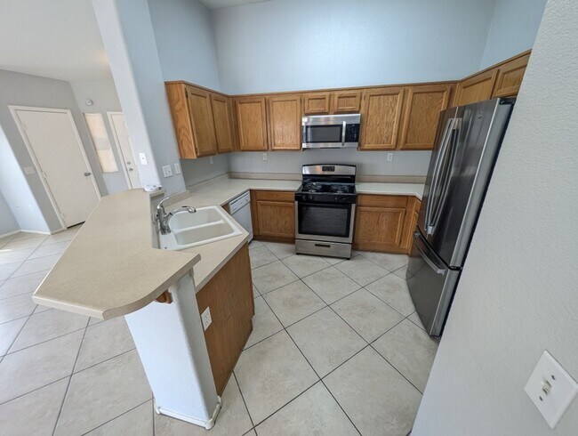 Building Photo - 1821 Running Fawn Ct