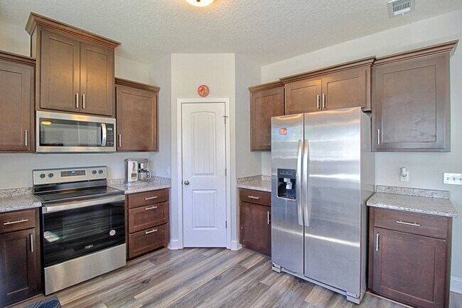 Building Photo - 430 Rutledge Dr