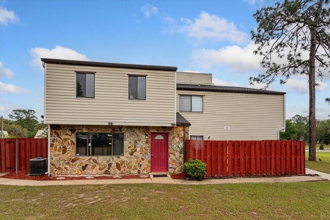 Building Photo - 2134 NE 45th Ave