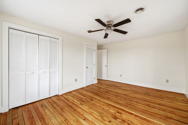 Building Photo - 1839 Spring Hill Rd