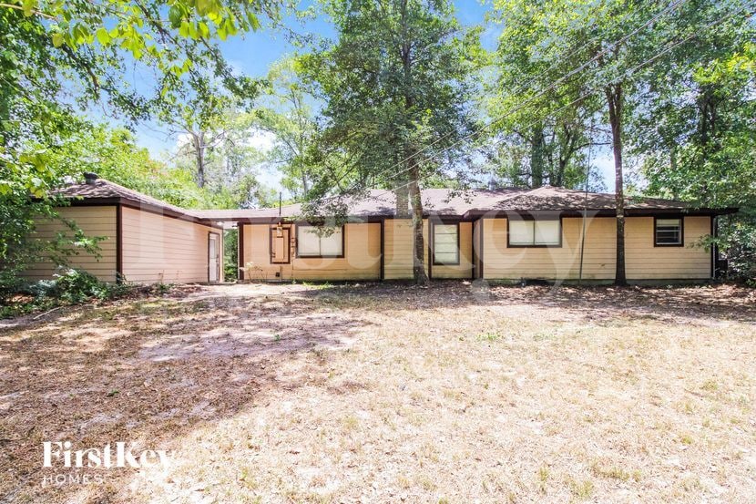 Building Photo - 2618 N Woodloch St