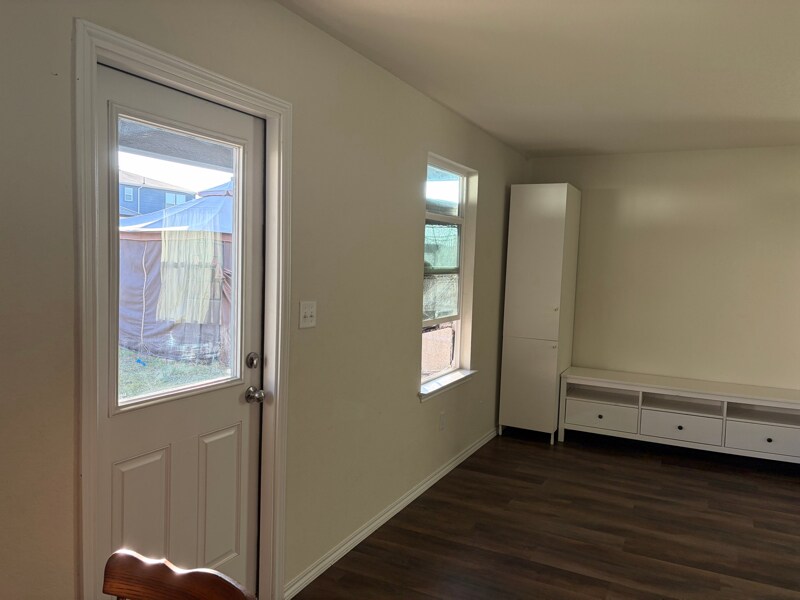 Building Photo - 10310 Glimmer