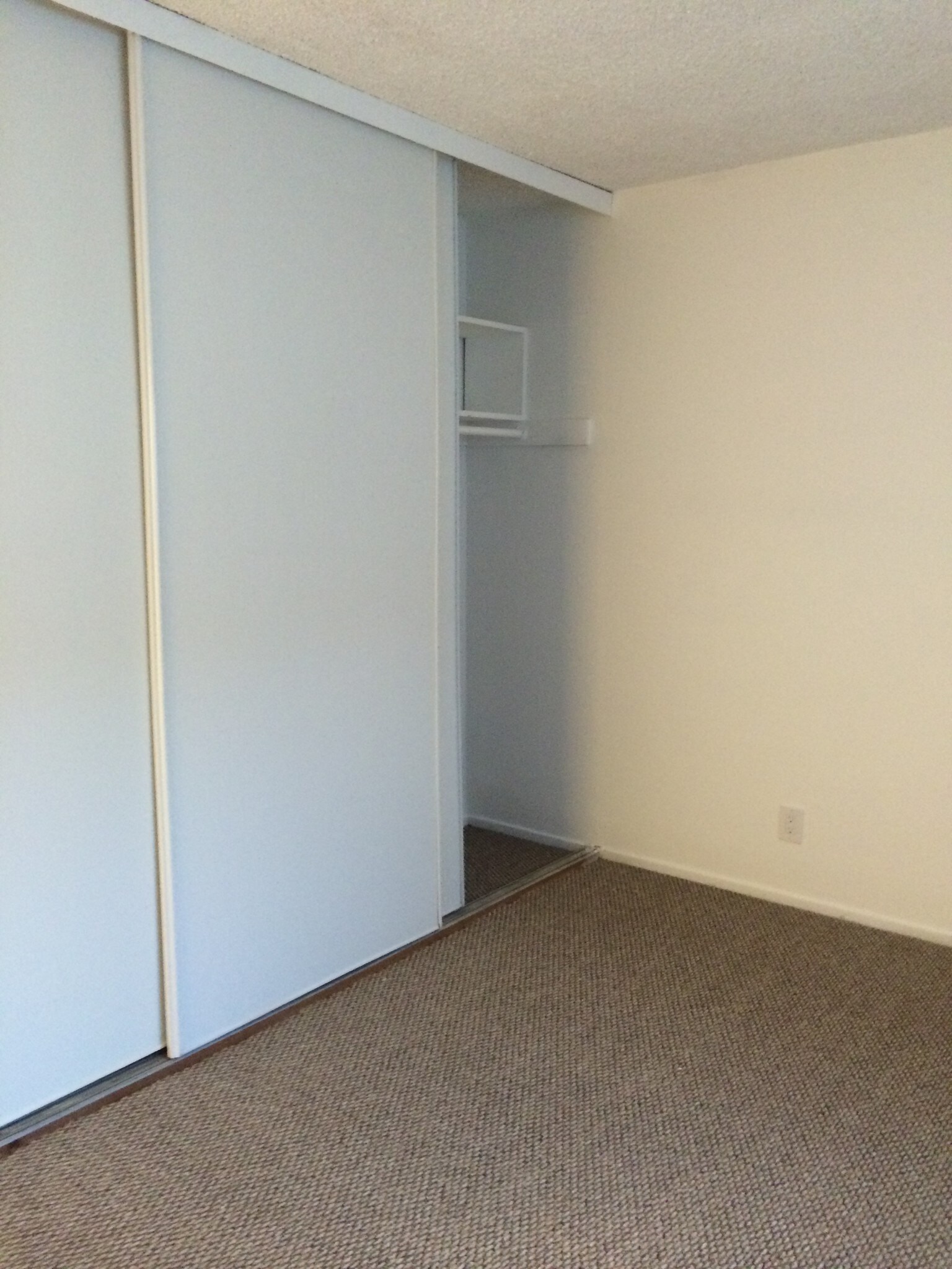 Building Photo - 13855 Burbank Blvd