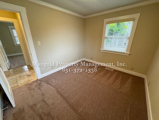 Building Photo - Great Home Located In New Monterey Neighbo...