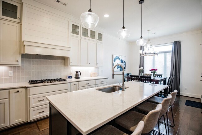 Building Photo - 8707 W Flycatcher Pl