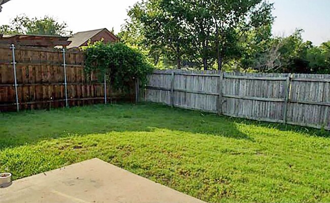 Building Photo - Great 3 Bdrm 2 Bath Home for Lease in Dent...