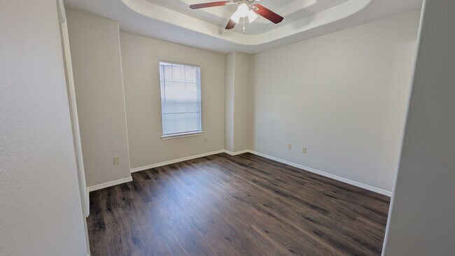 Building Photo - 721 Sonesta Ct