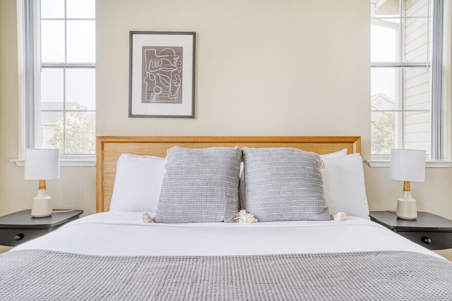 Building Photo - 508 Railway Ave