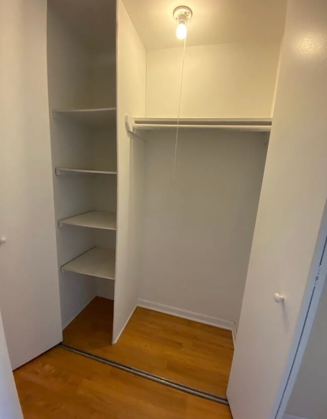 Building Photo - 1636 N Wells St