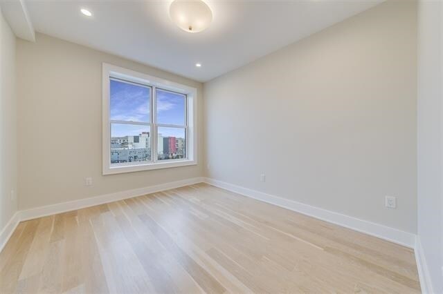 Building Photo - 366 6th St