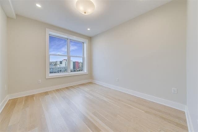 Building Photo - 366 6th St