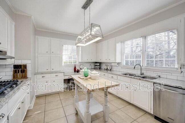 Building Photo - 289 Ashbrook Dr