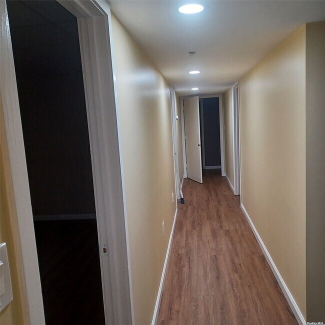 Building Photo - 33 Pine Cone Ln