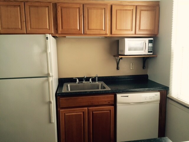 Building Photo - 303 Culbertson Ave