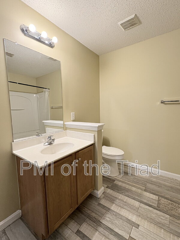 Building Photo - 152 Drewsbury Dr