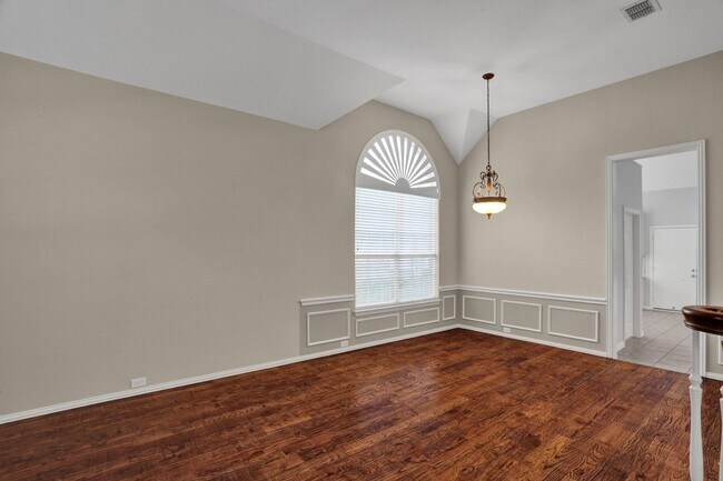 Building Photo - West Allen Beauty.  Ready to GO