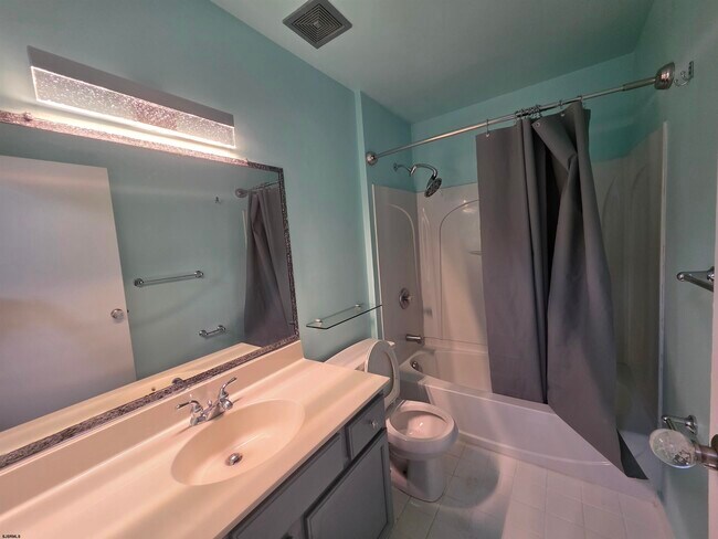 Building Photo - 2425 Arbor Ct