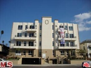 Building Photo - 412 S Wilton Pl