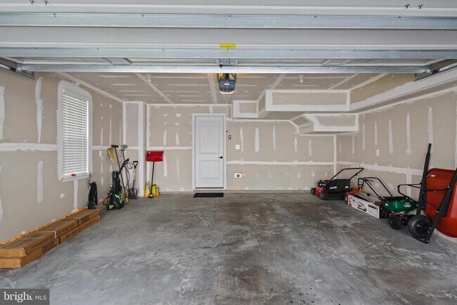 Building Photo - 10012 Sandy Run Rd