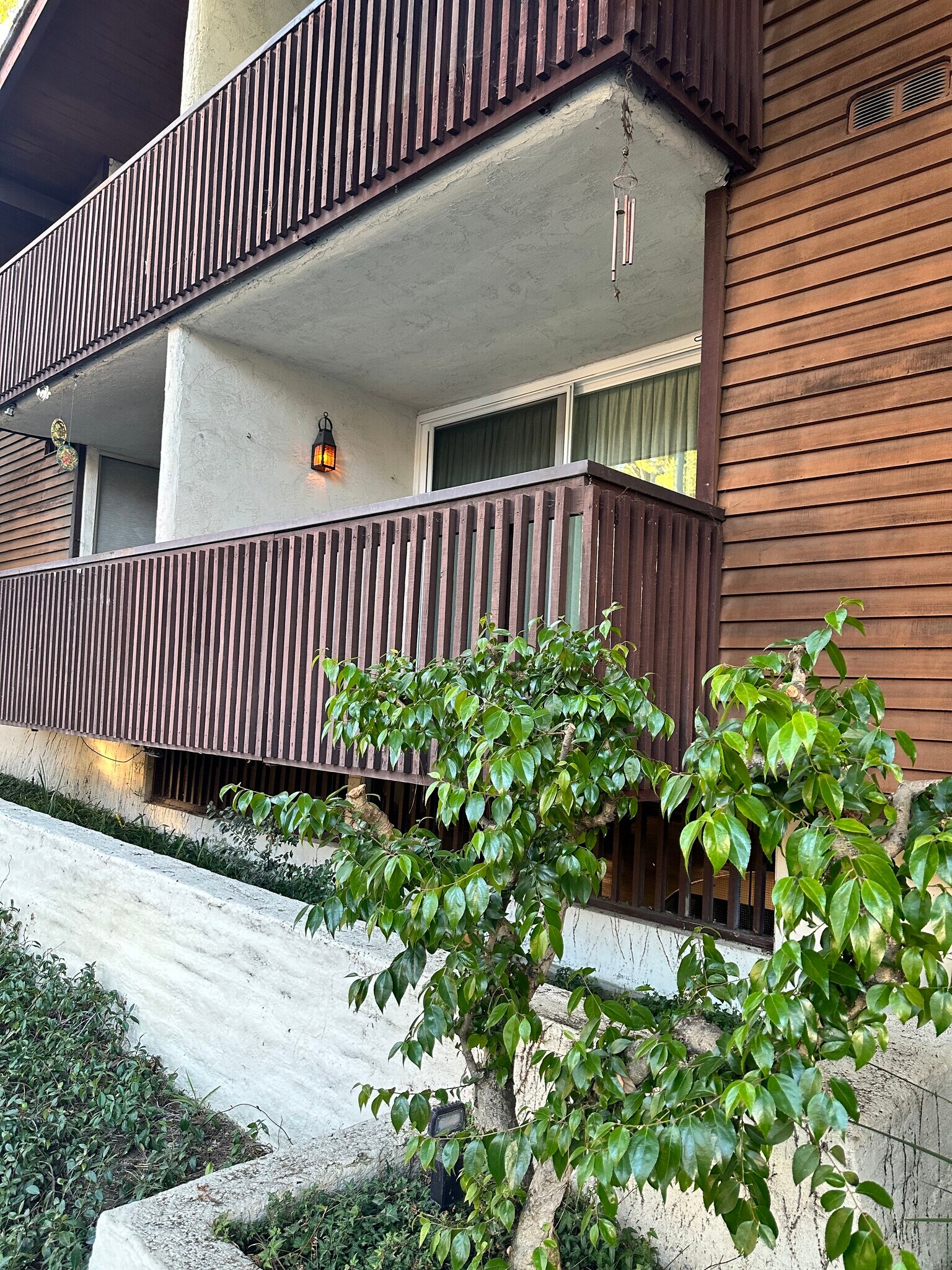 Building Photo - 5650 Sumner Way