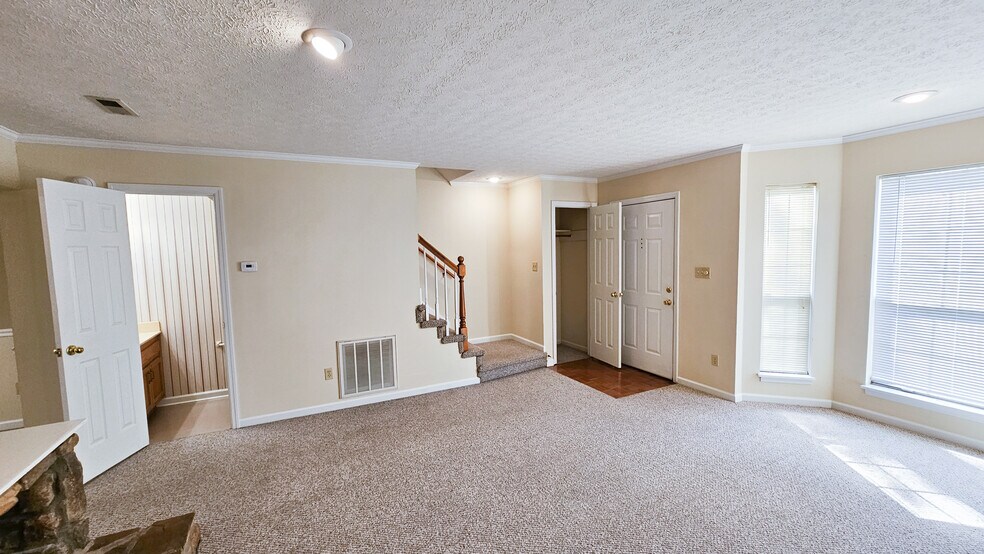 Building Photo - 140 Bright St