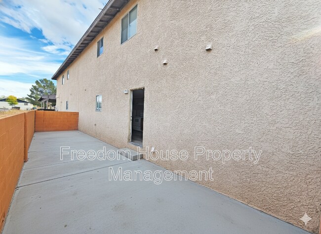 Building Photo - 1444 Star Rd