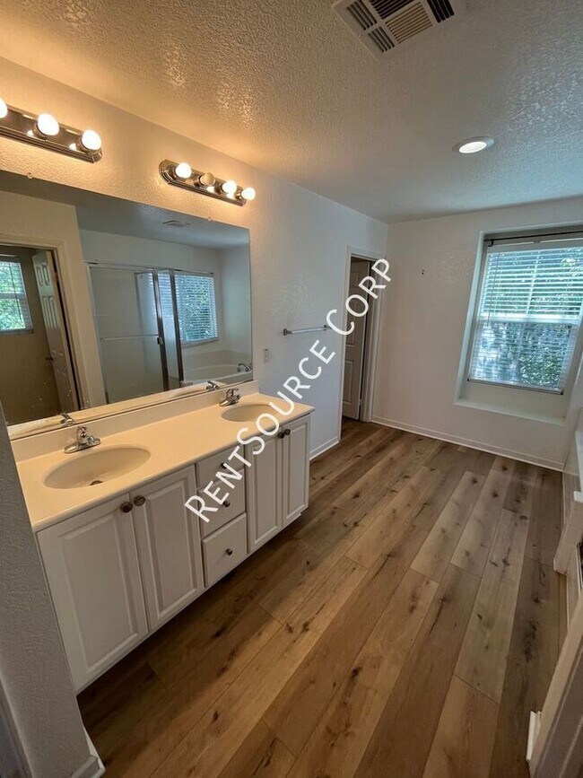 Building Photo - 37515 Limelight Way