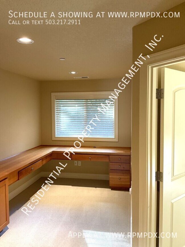 Building Photo - 18278 SW Santoro Dr