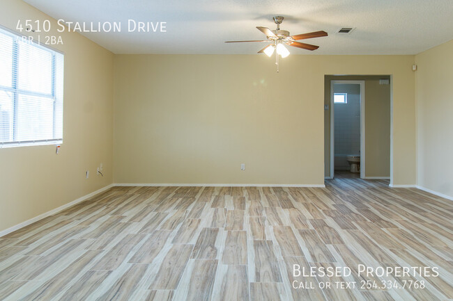 Building Photo - 4510 Stallion Dr