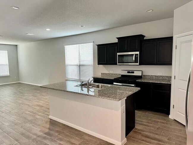 Building Photo - New 4BR/2BA in Fort Worth’s Pioneer Point ...