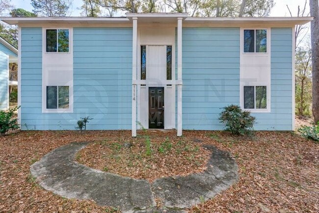 Building Photo - Newly Renovated 2 Bedroom Apartments Near I-26 and Costco!